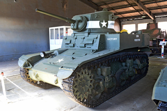 ˸  M3A1 Stuart,      
