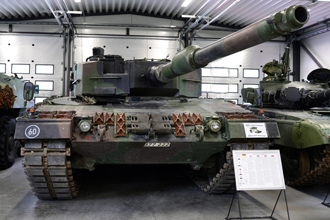 Leopard 2A4,    