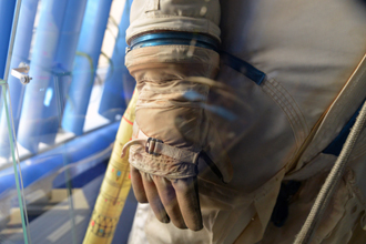 Перчатки космического скафандра «Сокол-К», Музей истории космонавтики им. Ф.А. Цандера
