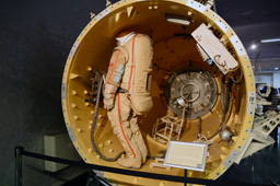 Шлюзовой отсек орбитальной станции «Мир», входивший в состав модуля «Квант-2», Музей космонавтики