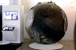 Спускаемый аппарат спутника картографирования земной поверхности «Ресурс-Ф2», музей «Самара Космическая»
