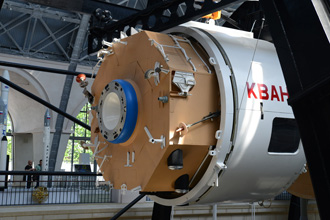 Макет орбитальной станции «Мир» в составе модулей «Кристалл», «Квант-1», «Квант-2»,, Центр «Космонавтика и авиация» на ВДНХ