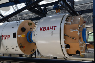 Макет орбитальной станции «Мир» в составе модулей «Кристалл», «Квант-1», «Квант-2»,, Центр «Космонавтика и авиация» на ВДНХ