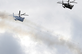 Действия боевых вертолётов Ка-52, показ боевых возможностей ВДВ в программе форума «Армия-2020»