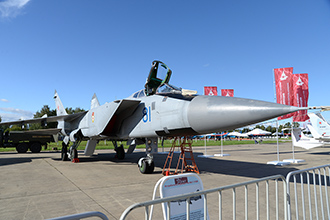 Истребитель-перехватчик МиГ-31БМ, авиационный кластер форума «Армия-2020»