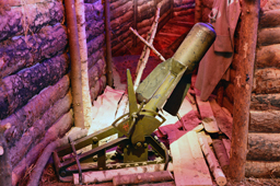 47-мм миномет, стрелявший надкалиберными минами. Спроектирован капитаном Е.А. Лихониным в 1915 году при содействии инженеров Ижорского сталелитейного завода, ЦМВС, г.Москва