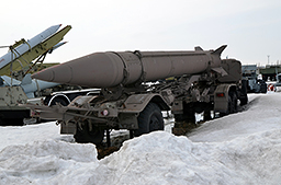 Ракета 8К14 (Р-17) комплекса 9К72 «Эльбрус» на грунтовой тележке 2Т3М1 