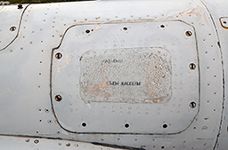 Люк носового отсека БПЛА Ту-141 Стриж предназначенный для снятия носителей информации