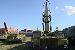 Пусковая установка 9П117М комплекса 9К72 «Эльбрус» с ракетой 8К14 (Р-17)