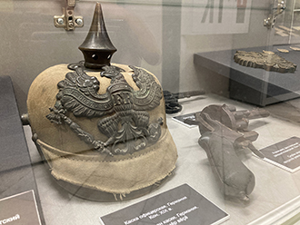 Остроконечный кожаный шлем немецкого офицера, конец XIX века, Чувашский национальный музей