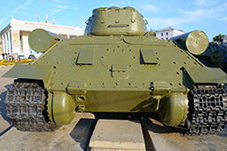 Т-34-85 омского производства – бронеколпаки вентиляторов еще не разнесены