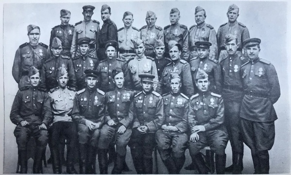 Командование 61-го артиллерийского полка 20-ой КСД с группой офицеров и сержантов части. 1945 год