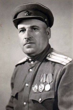 Командир 265-го стрелкового Брестского Краснознамённого полка Захаренко Леонтий Ананьевич (послевоенное фото).