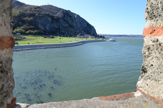 Уровень Дуная до строительства ГЭС «Джердап I» был существенно ниже, Голубацкая крепость