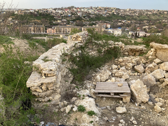 Руины батареи «Грибок», Севастополь