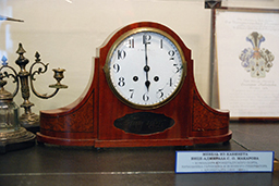 Настольные часы со знаменитой фразой С.О.Макарова: «Помни войну», Музей Балтийского флота 