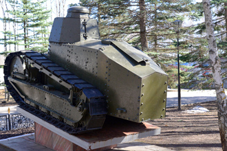 Полноразмерная копия первого советского танка «Рено-русский» (собрана в 1970-х годах специалистами НИИБТ), Центральный музей бронетанкового вооружения и техники
