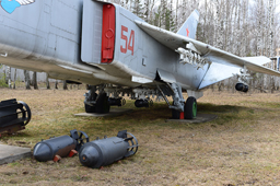 Су-24 (54, красный), Центральный музей ВВС РФ, п.Монино
