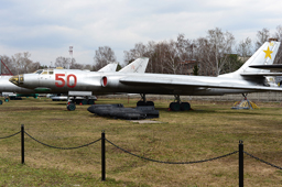 Ту-16 (50, красный), Центральный музей ВВС РФ, п.Монино