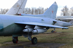 Як-38 (37, красный), Центральный музей ВВС РФ, п.Монино