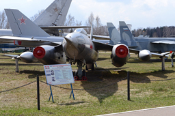 Як-28 (44, красный), Центральный музей ВВС РФ, п.Монино