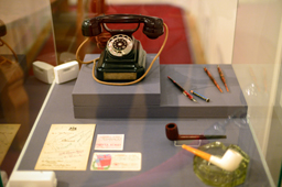 Телефонный аппарат, которым пользовался И.В. Сталин во время Тегеранской конференции, Выставка в Музее Отечественной войны 1812 года, г.Москва