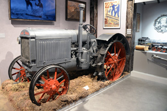 Первый серийный сельскохозяйственный трактор СТЗ-1, Музей современной истории России