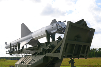 Зенитная управляемая ракета семейства В-300 на пусковой установке мишенного комплекса «Лиса-М», парк «Патриот»