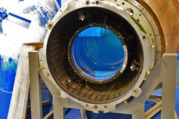 Отсек специальной аппаратуры спутника видовой разведки «Янтарь-2К». Выставка «Космические войска: через тернии к звёздам» в парке «Патриот» 