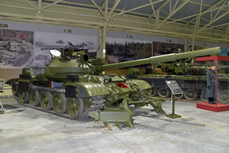 Средний танк Т-62М с тралом КМТ-6, Музей отечественной военной истории в Падиково