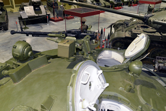 Средний танк Т-62М с тралом КМТ-6, Музей отечественной военной истории в Падиково