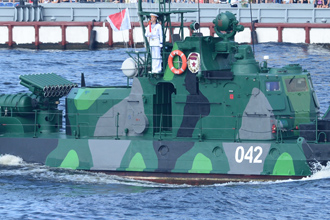 Артиллерийский катер АК-201 (бортовой № 042), Главный военно-морской парад, Санкт-Петербург, 2019 год