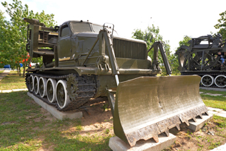 Машина для отрывки котлованов МДК-2, «Музей боевой и трудовой славы» в Парке Победы, Саратов