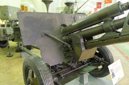 76-мм дивизионная пушка ЗиС-3 обр.1942 г., №10709, Артиллерийский музей, СПб