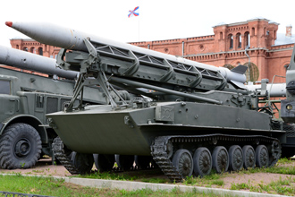 Пусковая установка 2П16 с ракетой 3Р9 ракетного комплекса 2К6 «Луна», Артиллерийский музей, СПб