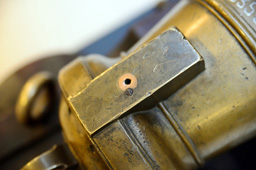 Пушка-единорог 4-фунтового калибра (88-мм), XVIII век, Адмиралтейский Ижорский завод, на вооружении с 1757 года, Центральный военно-морской музей