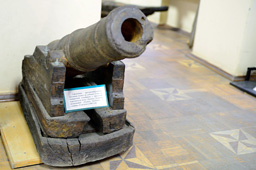 3-фунтовая пушка со станком. Музей подводной археологии, г.Выборг
