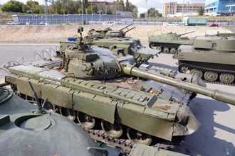 Основной танк Т-80Б, Экспозиция военной техники на центральной набережной Волгограда