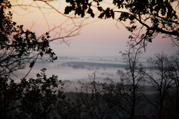 Вид на реку Уфа, покрытую туманом