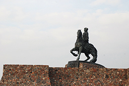 Памятник императрице Елизавете Петровне в Балтийске, Калининградская область
