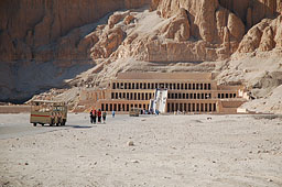 Погребальный храм Хатшепсут