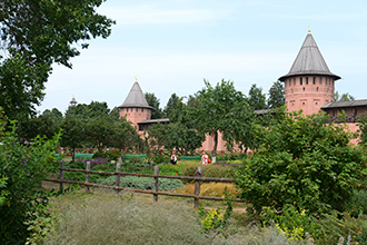 Монастырский сад. Спасо-Евфимиев монастырь, Суздаль