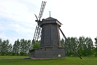 Ветряная мельница в Музее деревянного зодчества, Суздаль