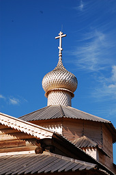 Новый купол Троицкой церкви (2012 год)