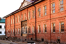 Келейный корпус постройки 1879 года. Иоанно-Предтеченский женский монастырь. 2014 год