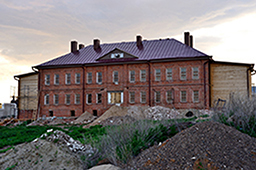 Келейный корпус постройки 1879 года. Иоанно-Предтеченский женский монастырь. 2014 год